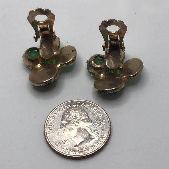 VTG Clip On Dimensional Green Art Glass Earrings - Picture 3 of 7